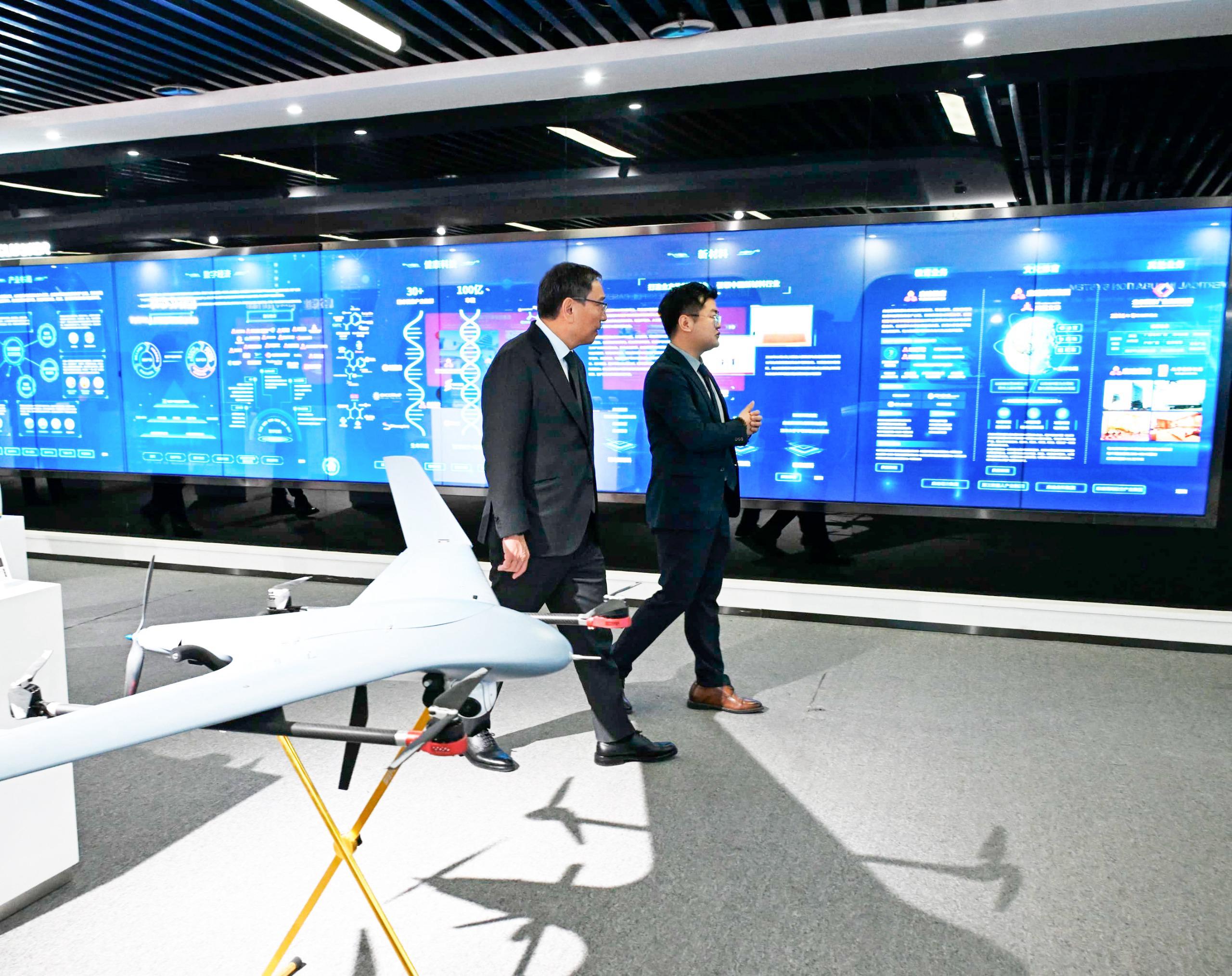 Акимат Алматы и китайская компания Tus-Holdings Co. провели переговоры по реализации научных и технологических инициатив